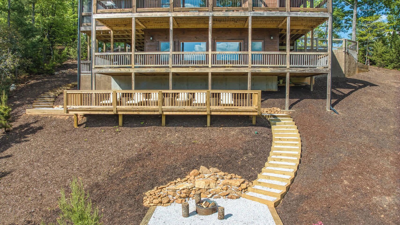 Photo of Others in Aska