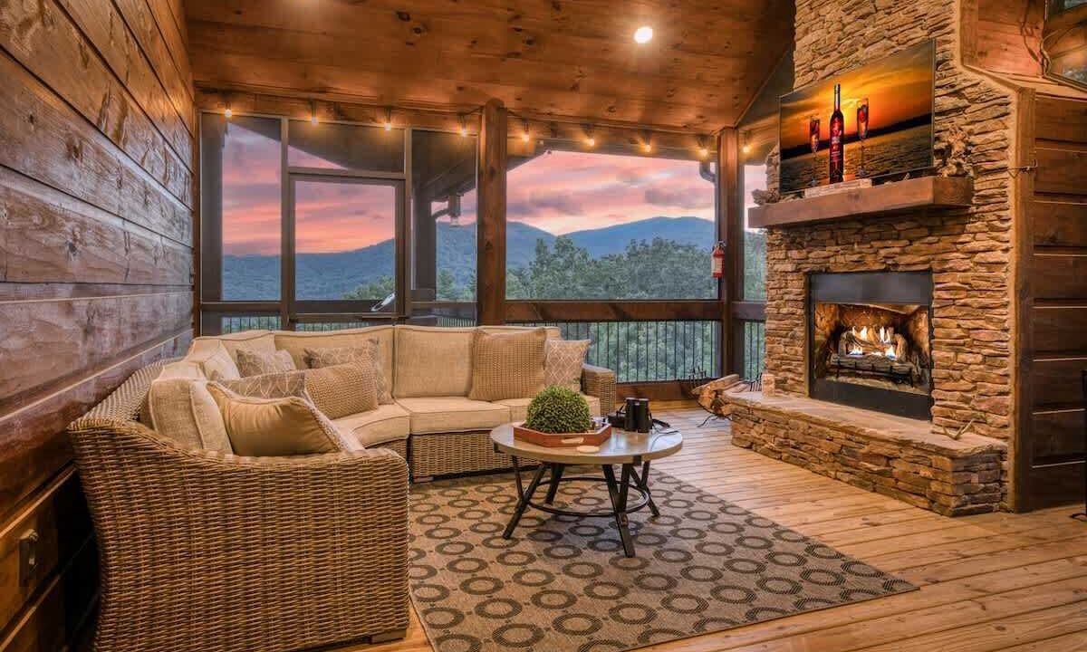 Photo of Others in Aska