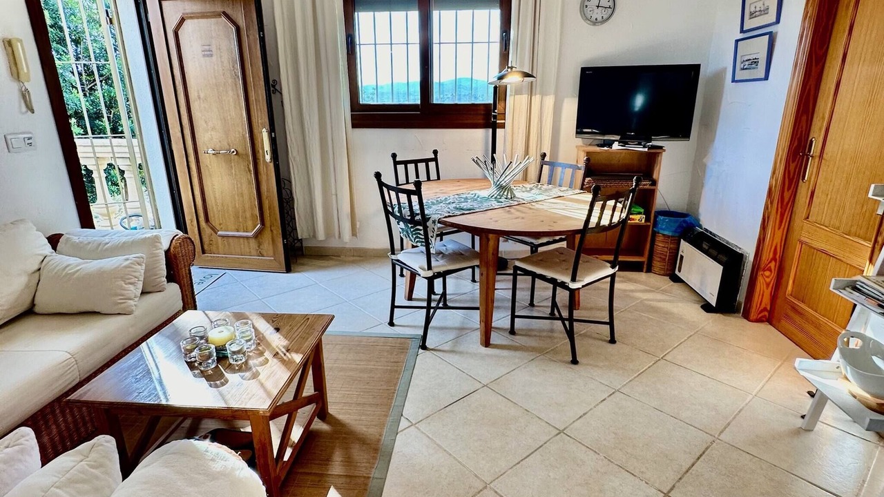 Photo of Livingroom in Calig