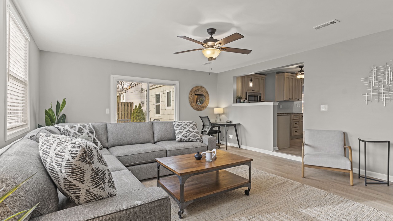 Photo of Livingroom in Prairie Village