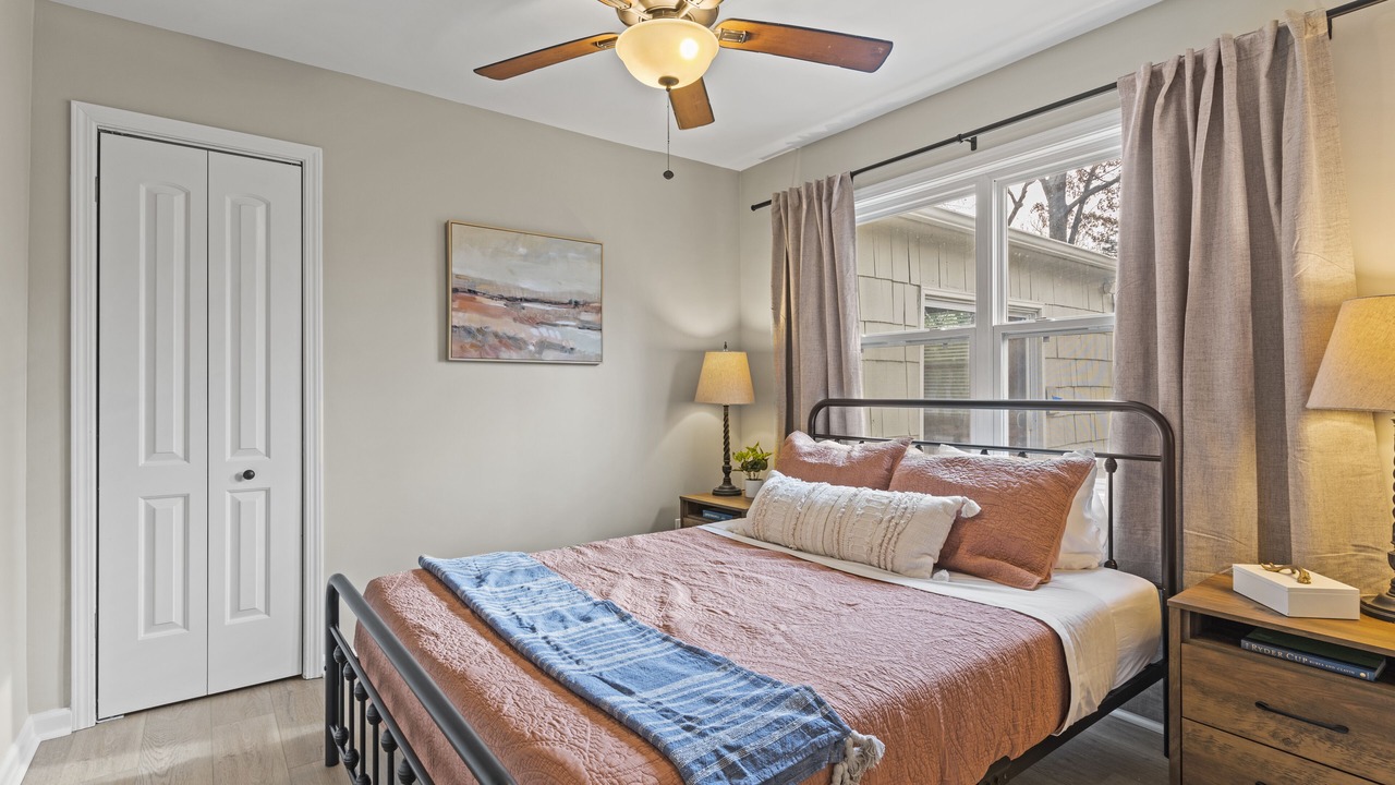 Photo of Bedroom in Prairie Village