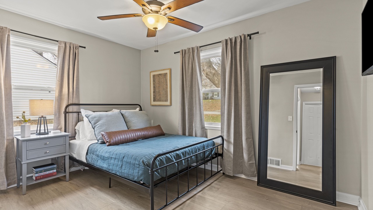 Photo of Bedroom in Prairie Village