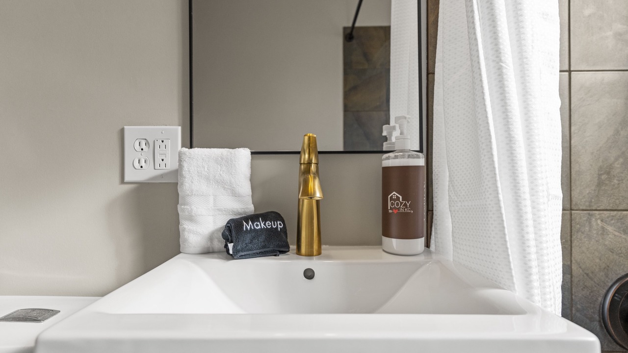 Photo of Bathroom in Prairie Village