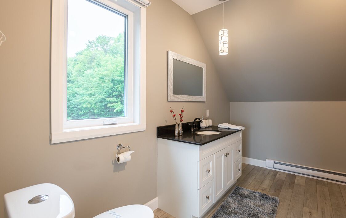 Photo of Bathroom in St-Francois-de-l'Ile-d'Orleans