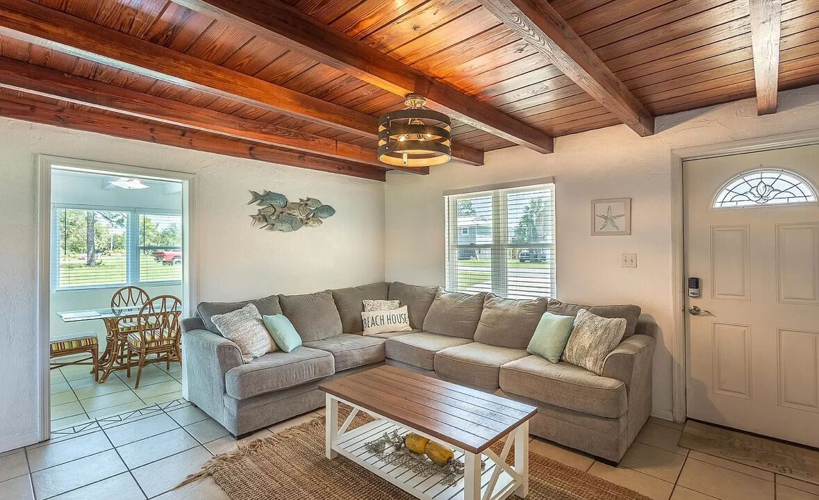 Photo of Livingroom in Panacea
