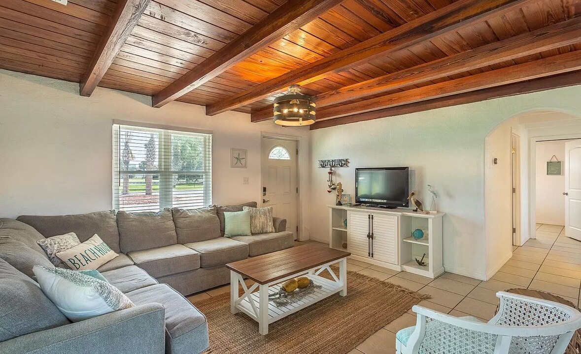 Photo of Livingroom in Panacea