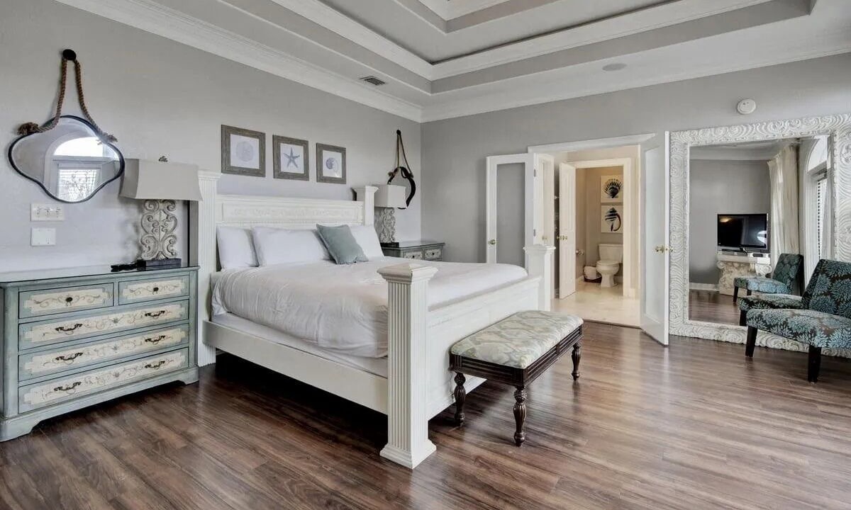 Photo of Bedroom in Crystal Shores