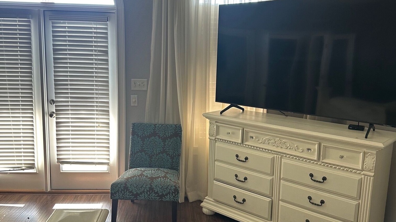 Photo of Bedroom in Crystal Shores