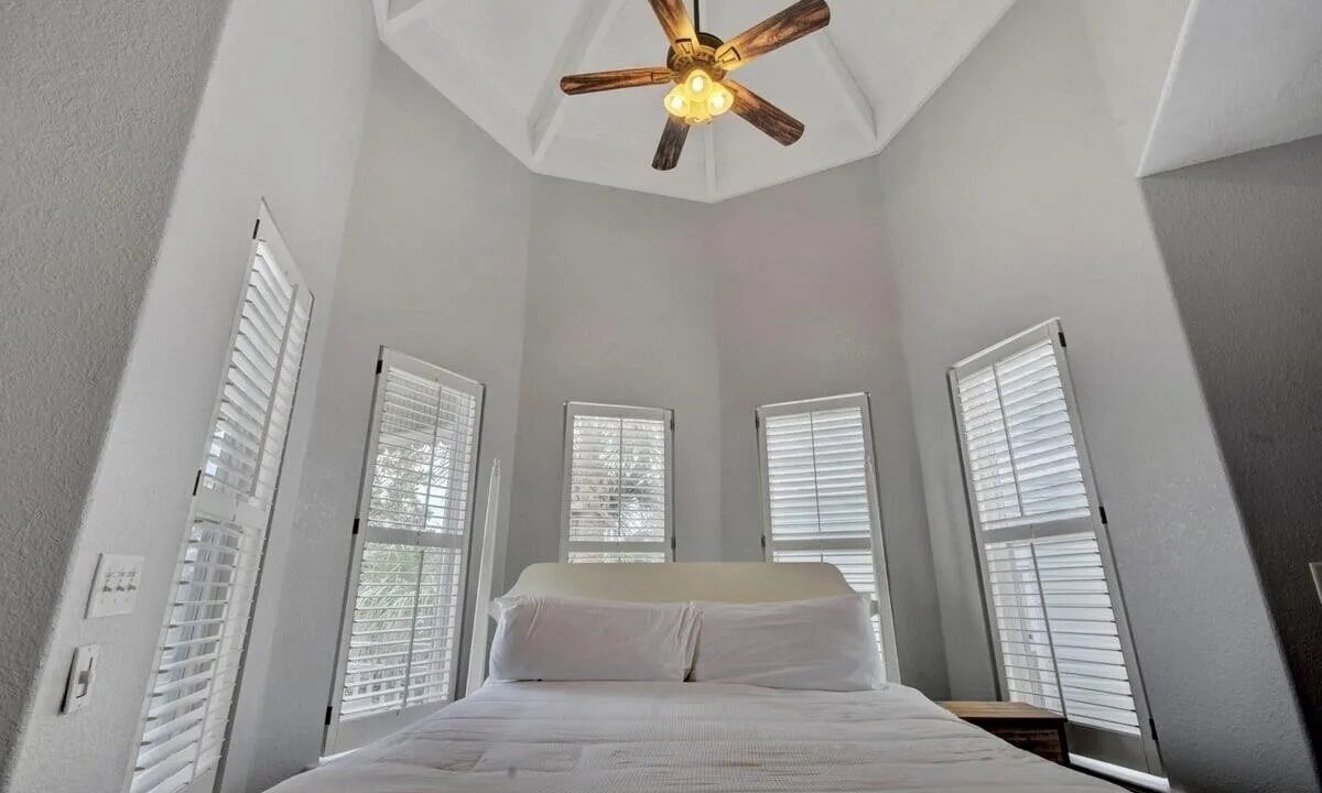Photo of Bedroom in Crystal Shores