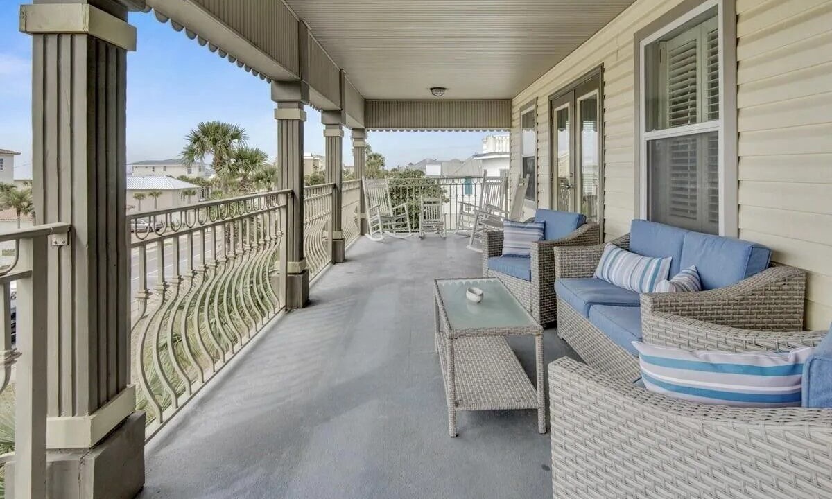 Photo of Patio Balcony in Crystal Shores
