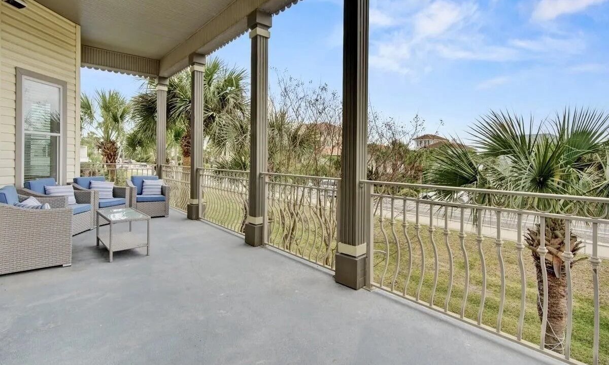 Photo of Patio Balcony in Crystal Shores