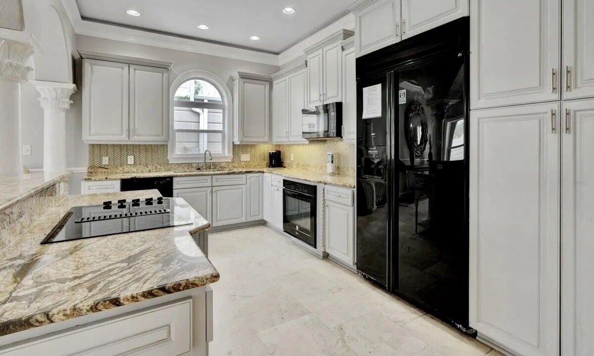 Photo of Kitchen in Crystal Shores