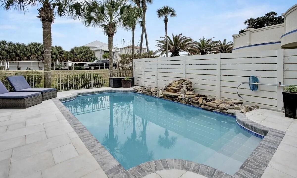 Photo of Outdoor in Crystal Shores