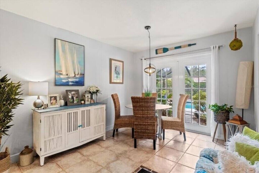 Photo of Livingroom in Sarasota Springs