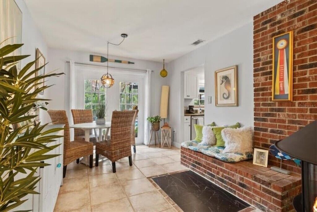 Photo of Livingroom in Sarasota Springs