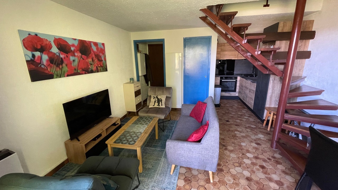 Photo of Livingroom in Saint-Leger-les-Melezes