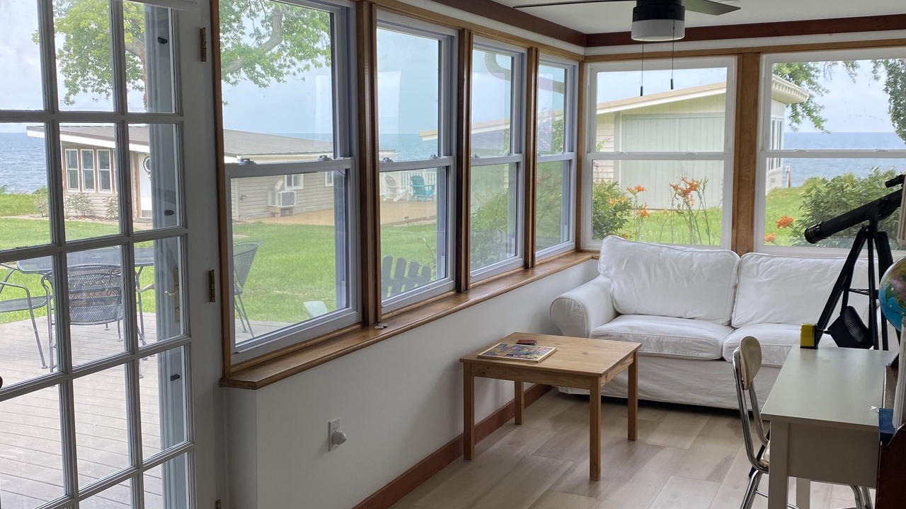 Photo of Livingroom in Town of Somerset