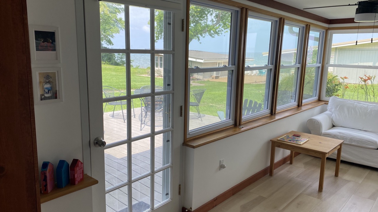 Photo of Livingroom in Town of Somerset