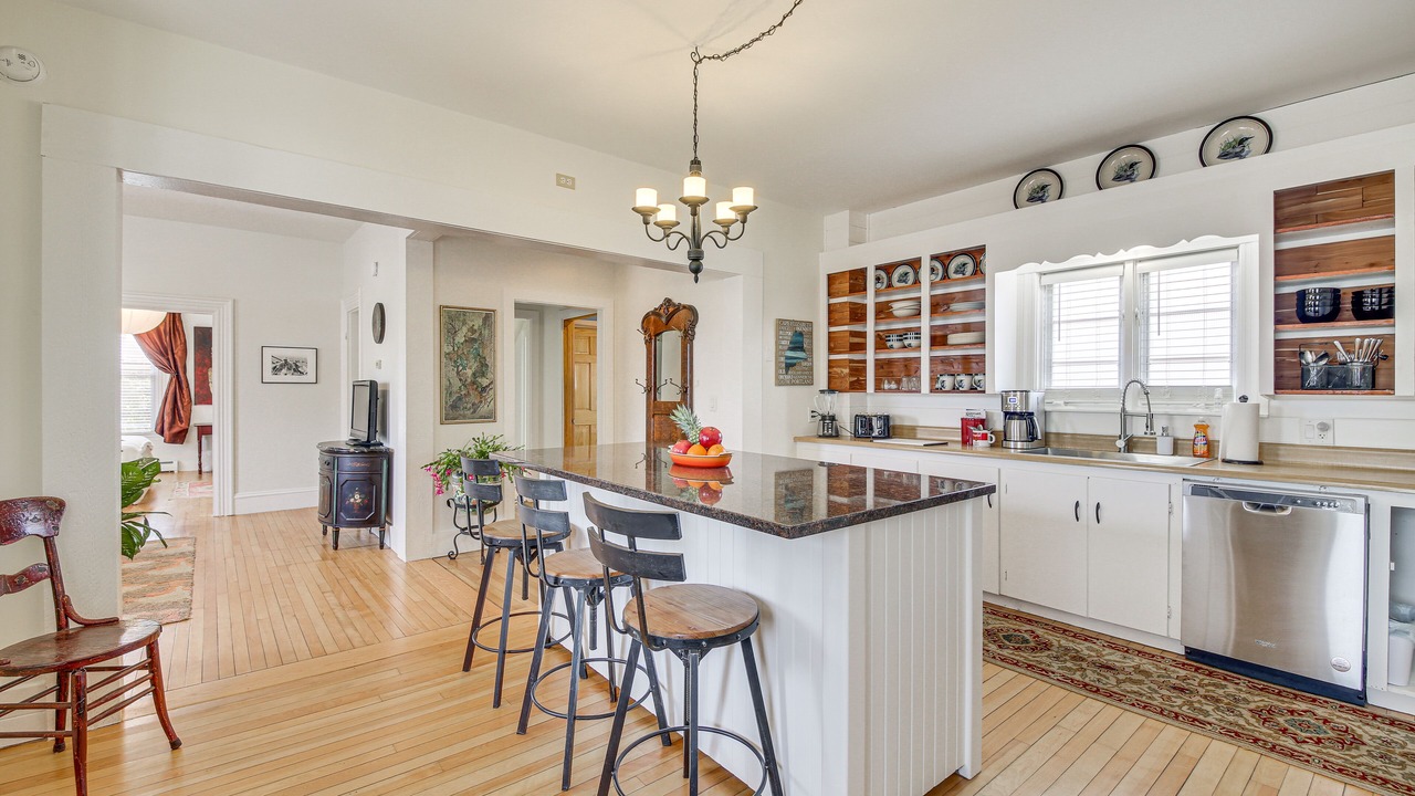 Photo of Others in Gardiner