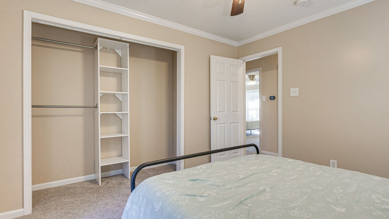 Photo of Bedroom in Theodore