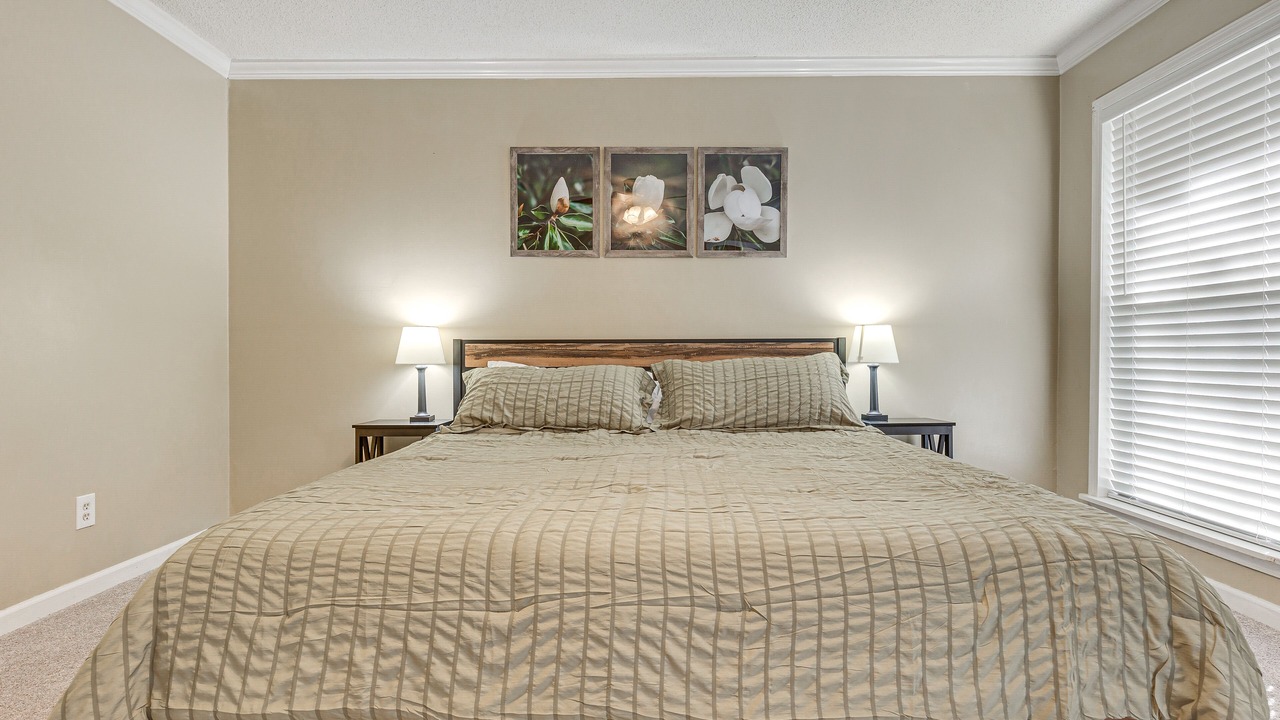 Photo of Bedroom in Theodore