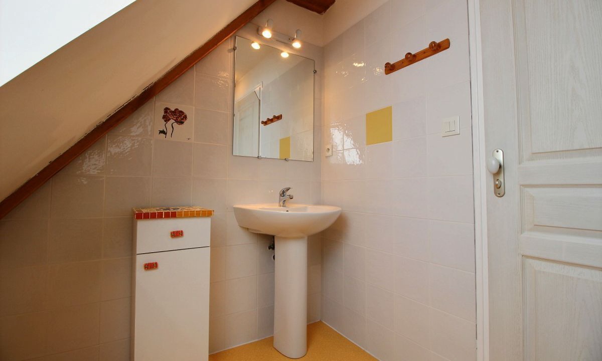 Photo of Bathroom in Langoat