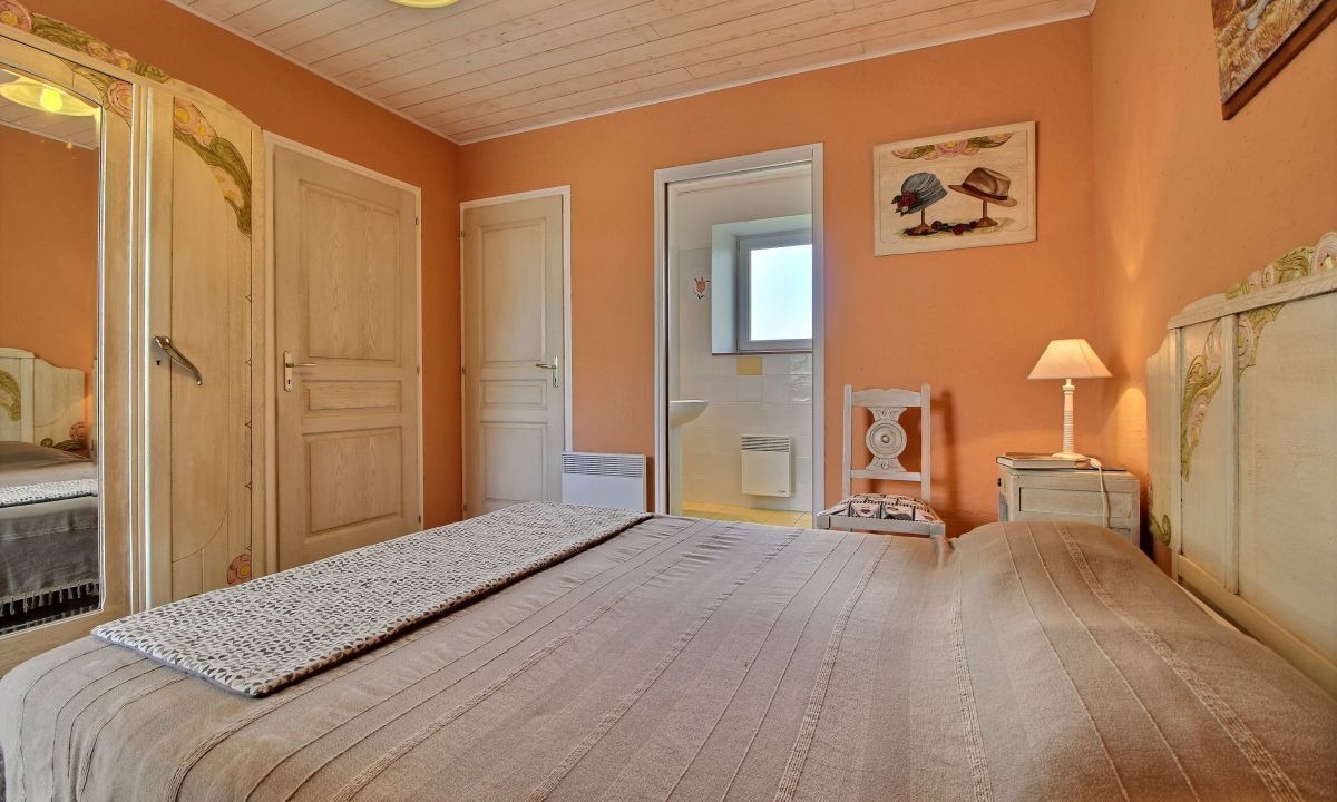 Photo of Bedroom in Langoat