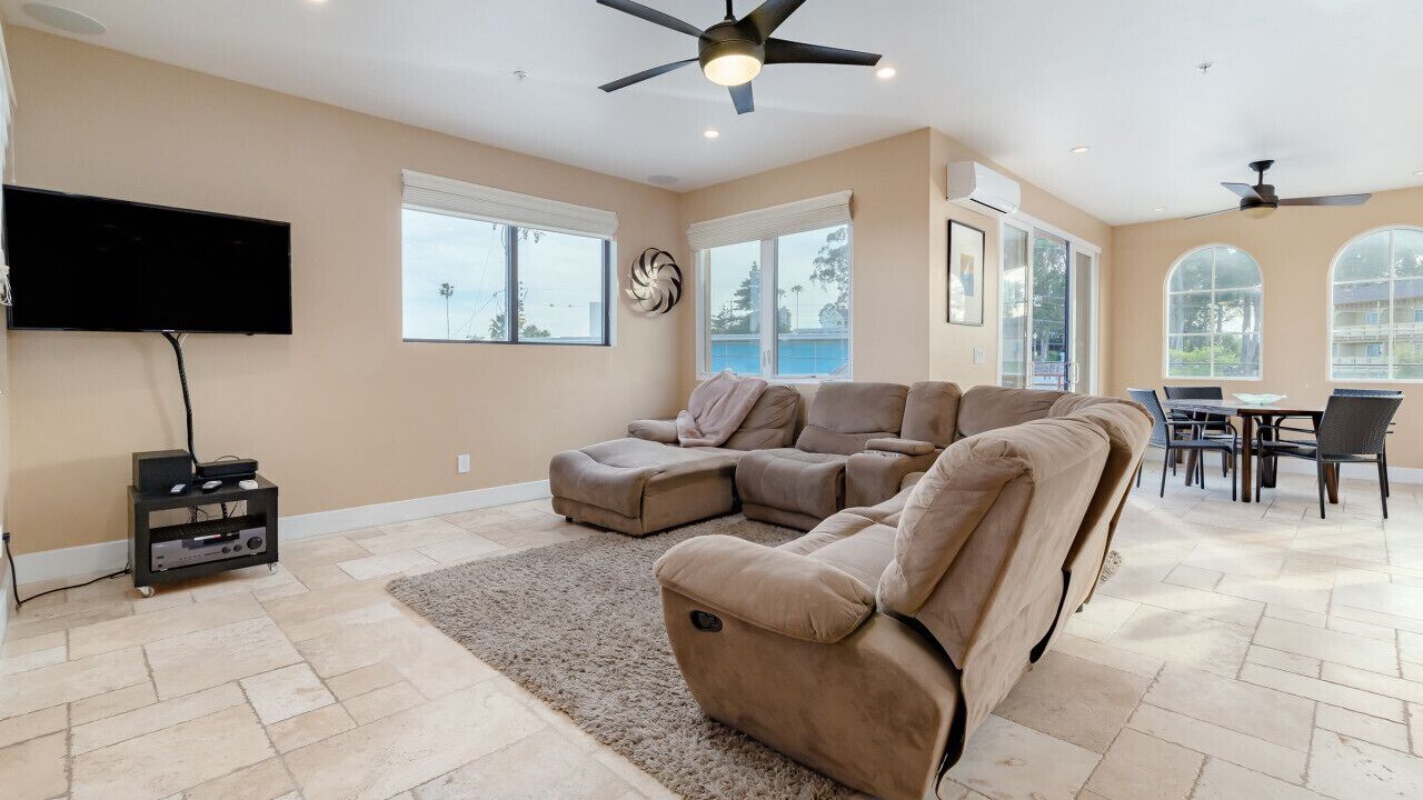 Photo of Livingroom in Westside Santa Cruz