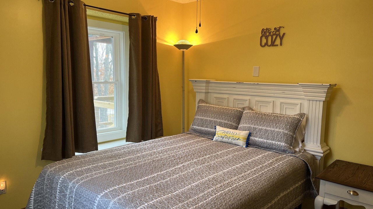 Photo of Bedroom in Pittsburg