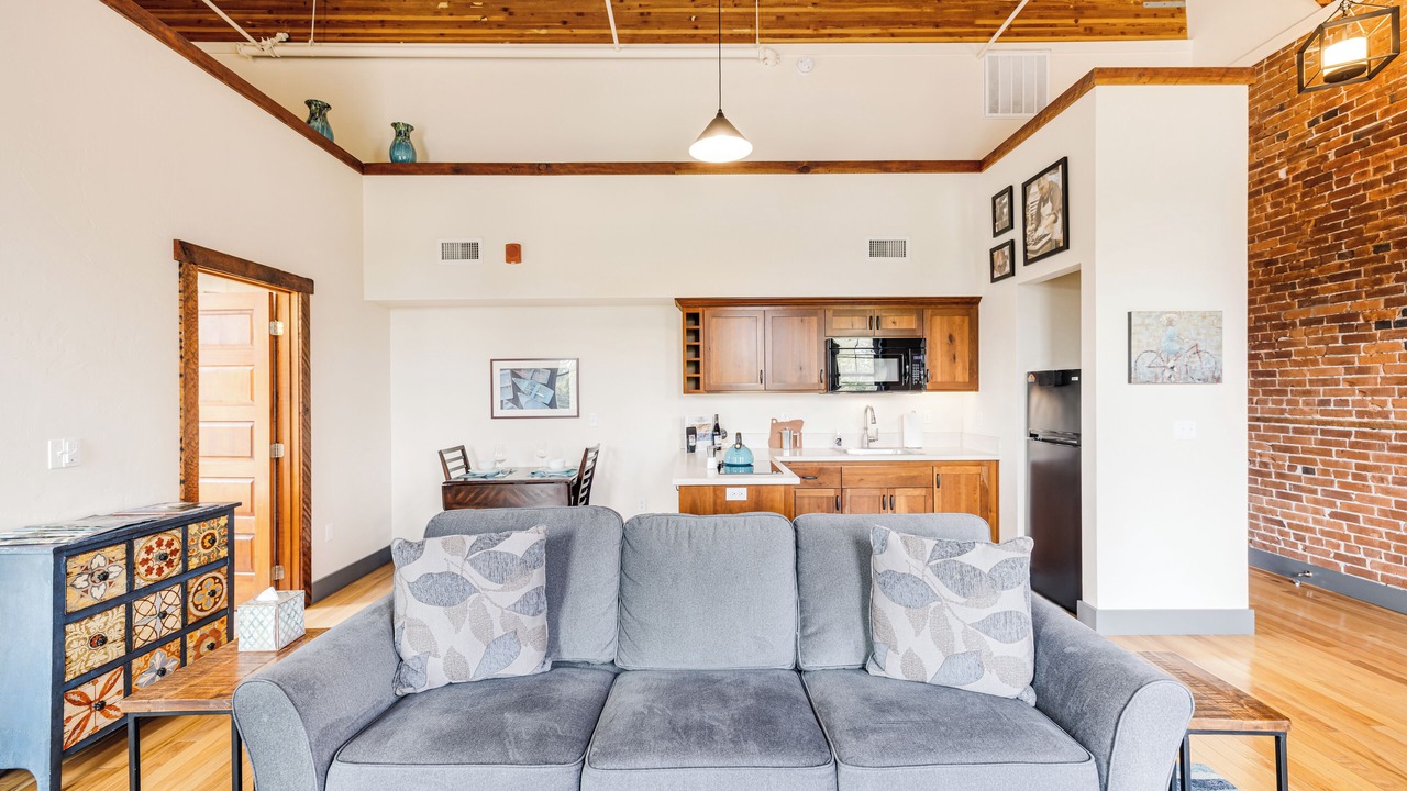 Photo of Livingroom in Amity