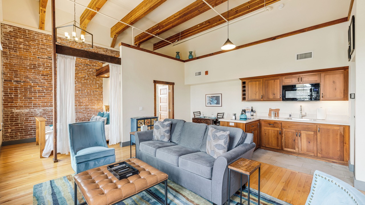 Photo of Livingroom in Amity
