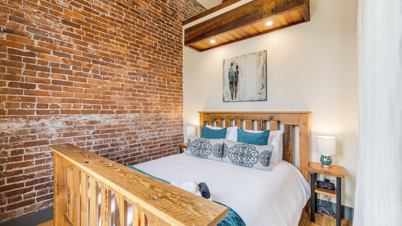 Photo of Bedroom in Amity
