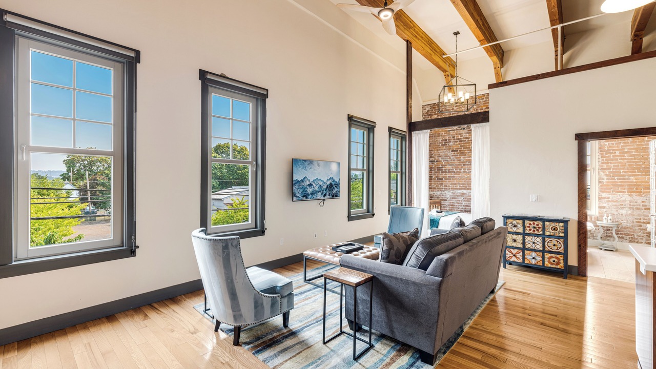 Photo of Livingroom in Amity