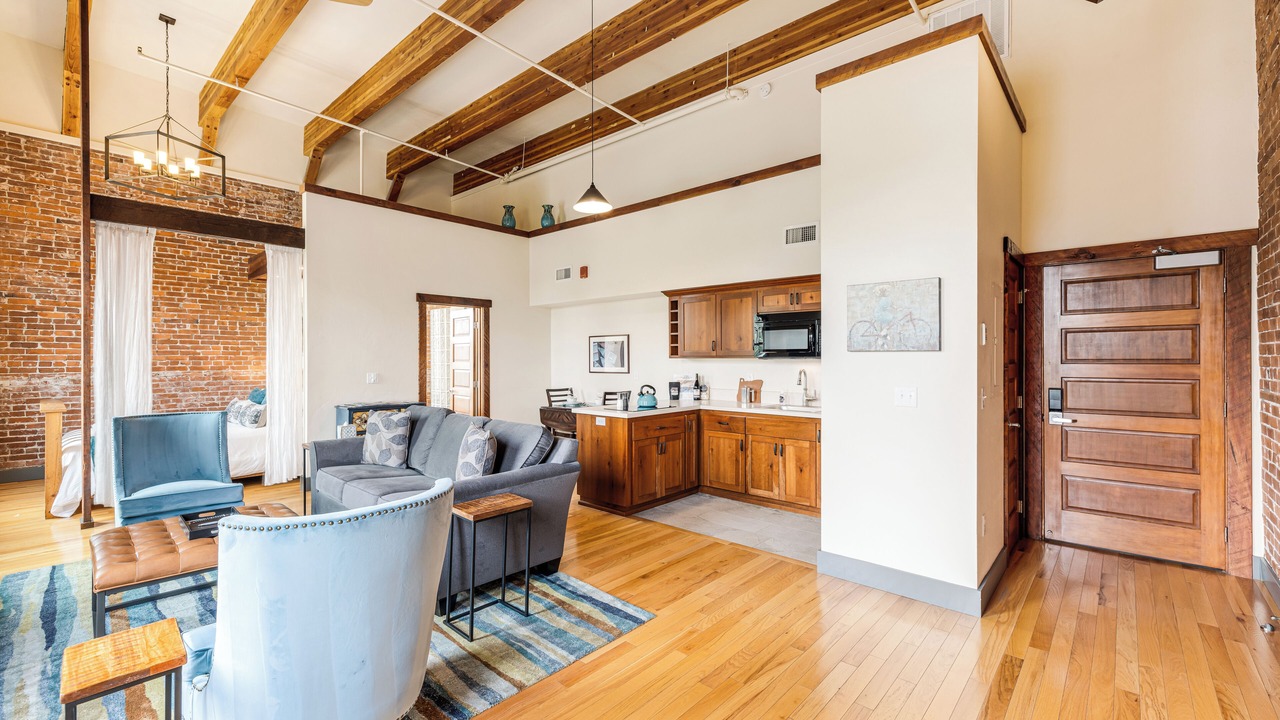 Photo of Livingroom in Amity