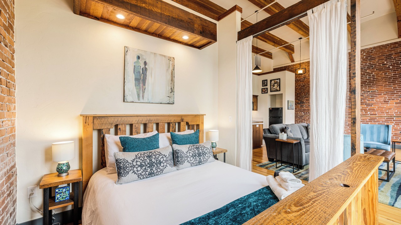 Photo of Bedroom in Amity