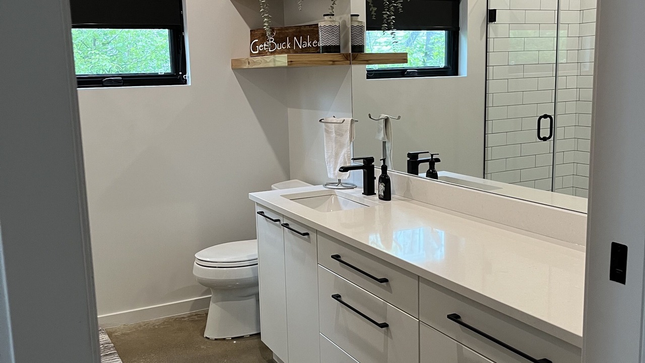 Photo of Bathroom in Onanole
