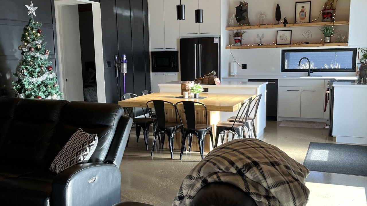 Photo of Livingroom in Onanole