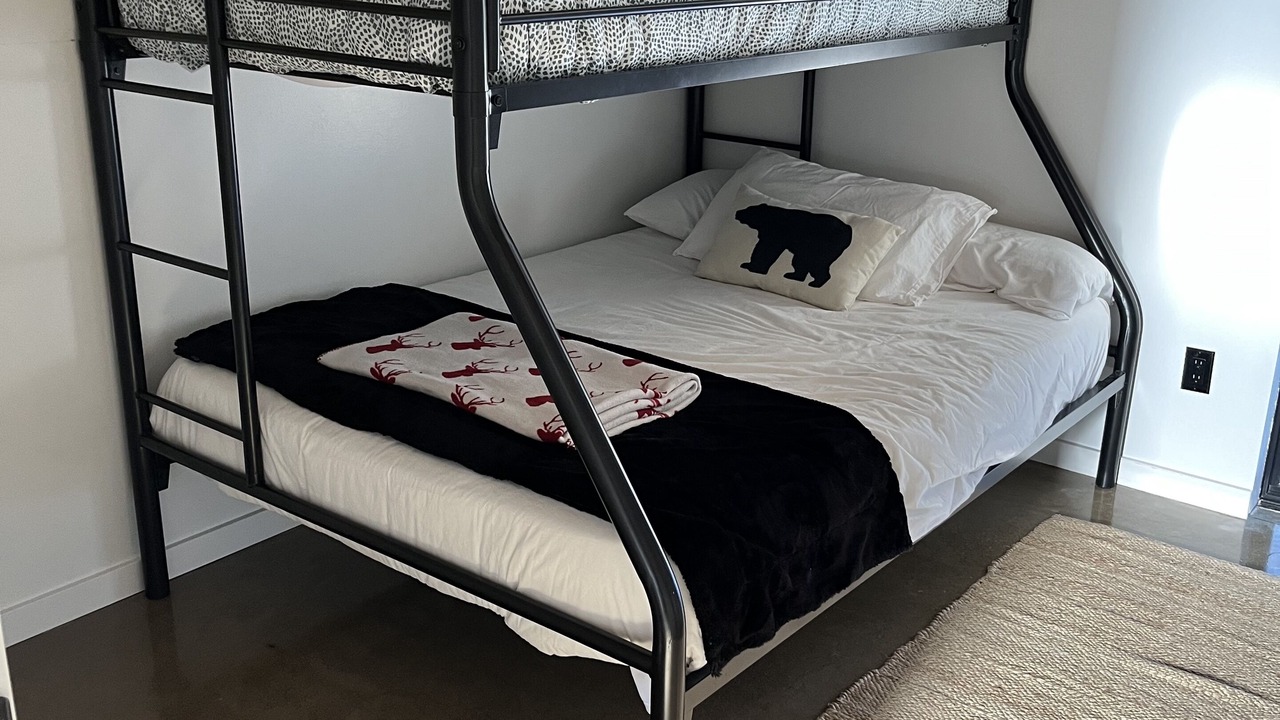 Photo of Bedroom in Onanole