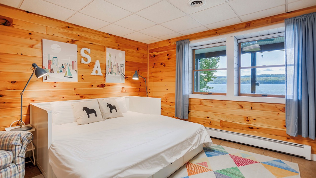 Photo of Bedroom in Valois