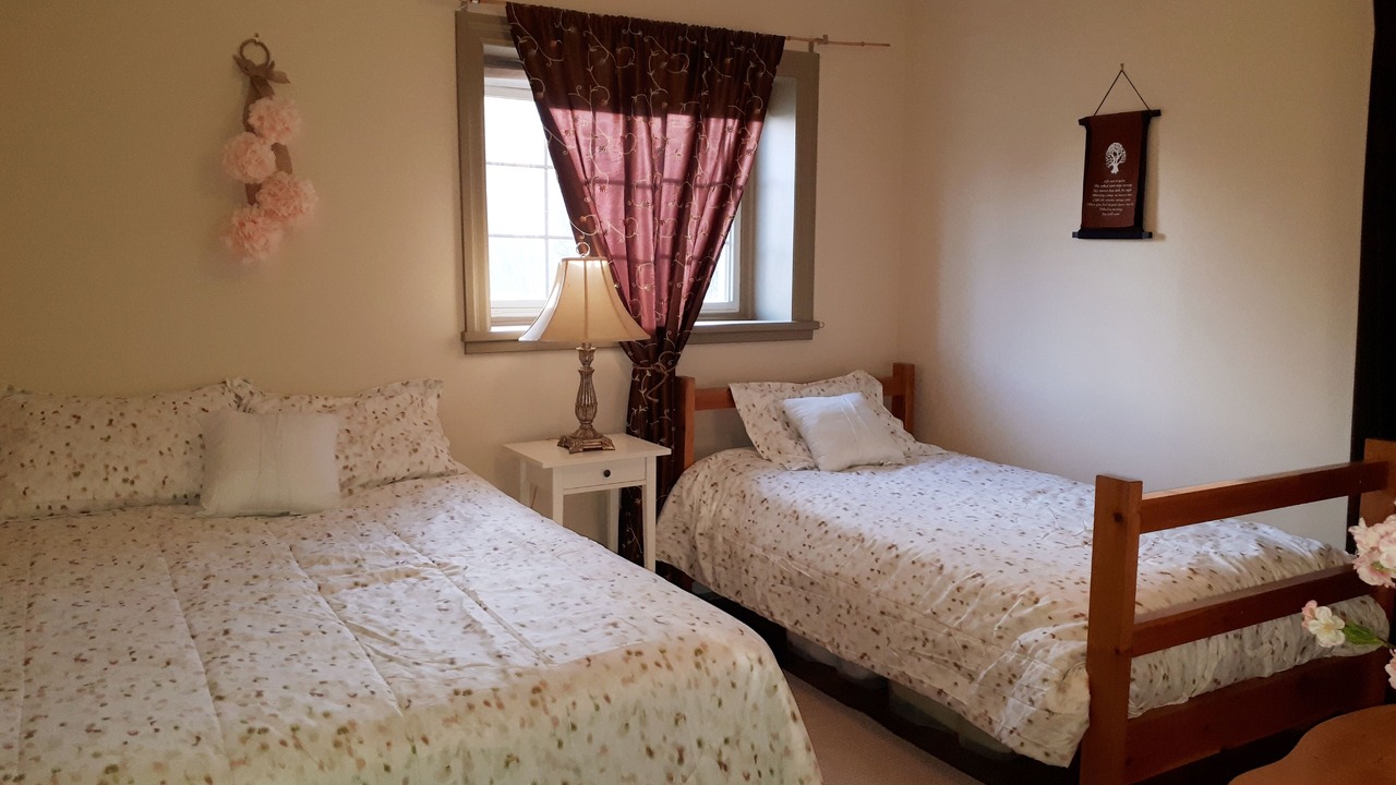 Photo of Bedroom in Elizabethtown-Kitley