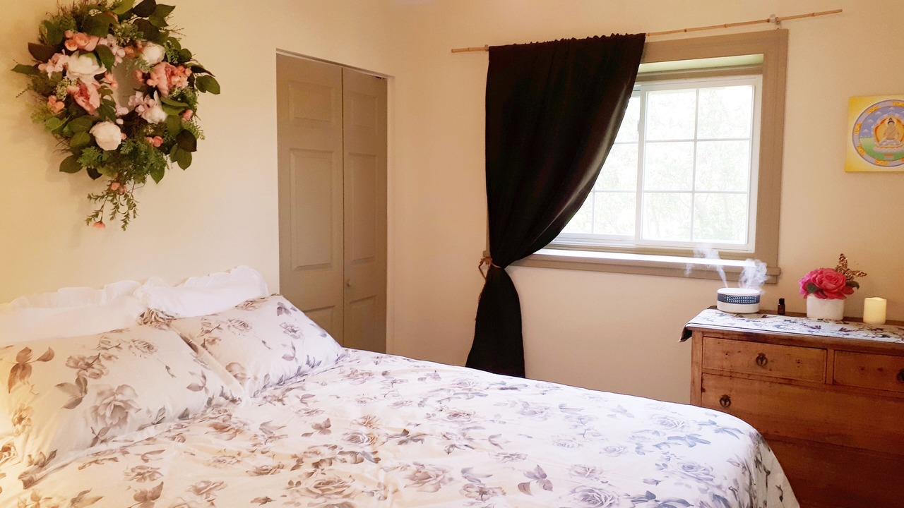 Photo of Bedroom in Elizabethtown-Kitley