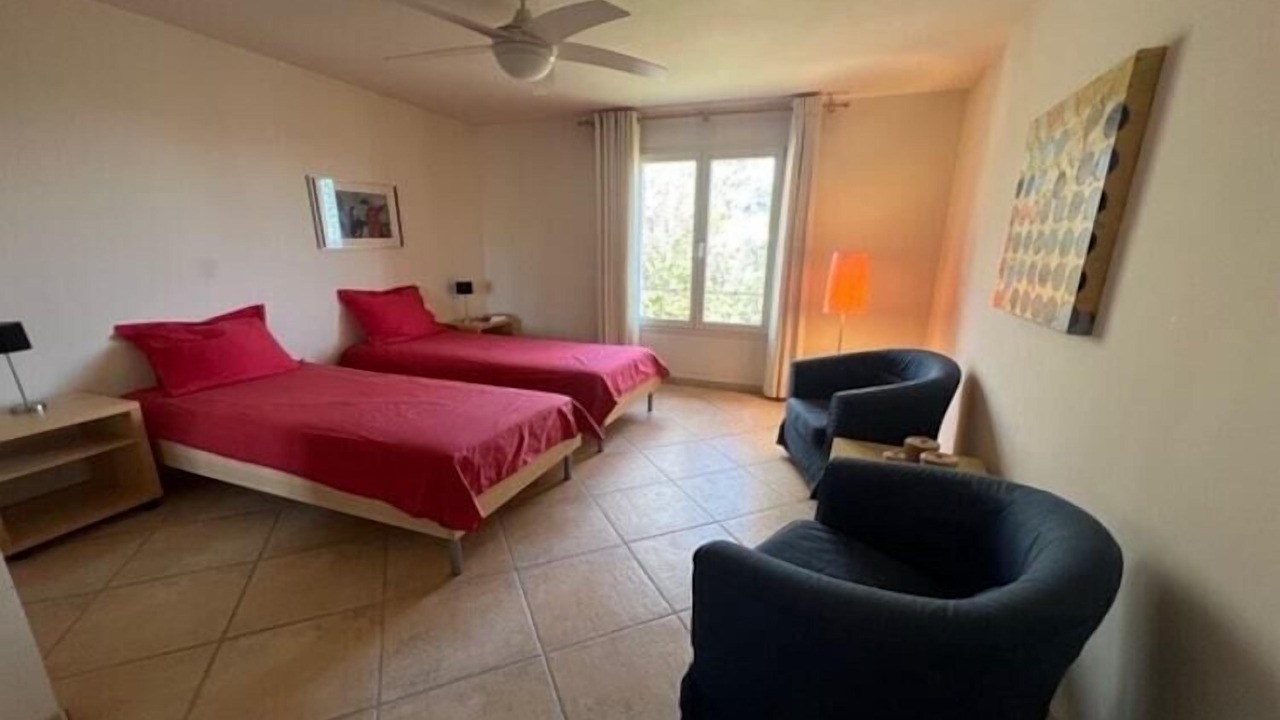 Photo of Others in Cabris