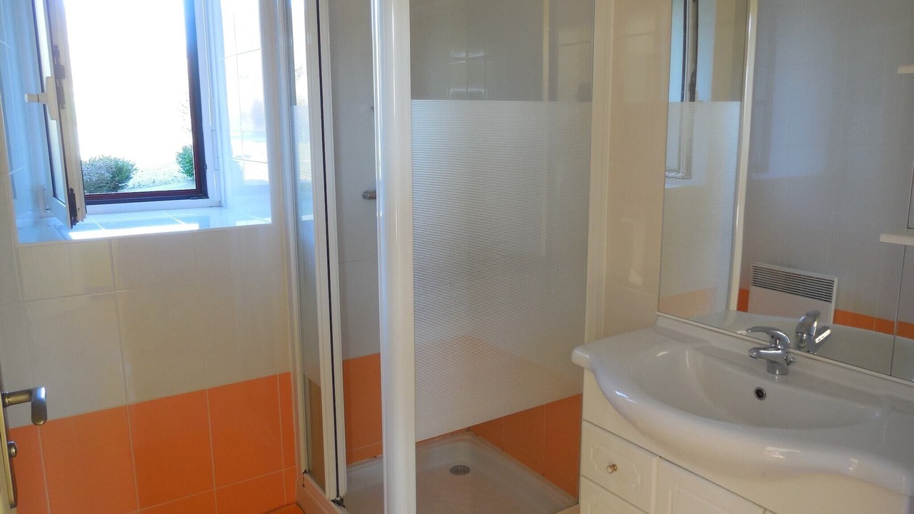 Photo of Bathroom in Isigny-le-Buat
