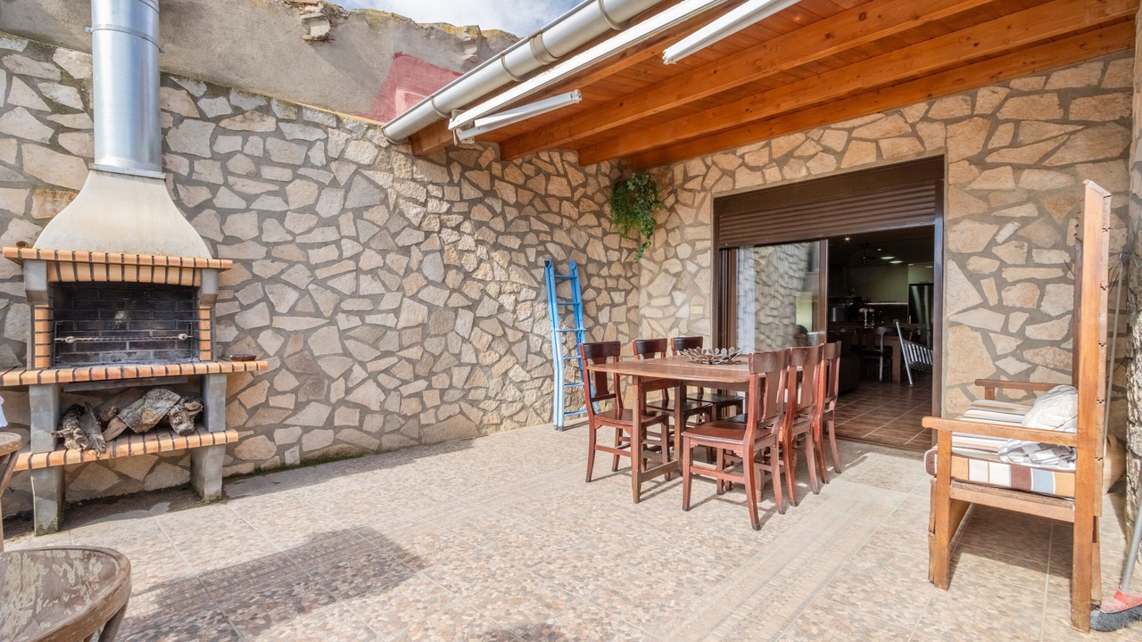 Photo of Outdoor in Maials