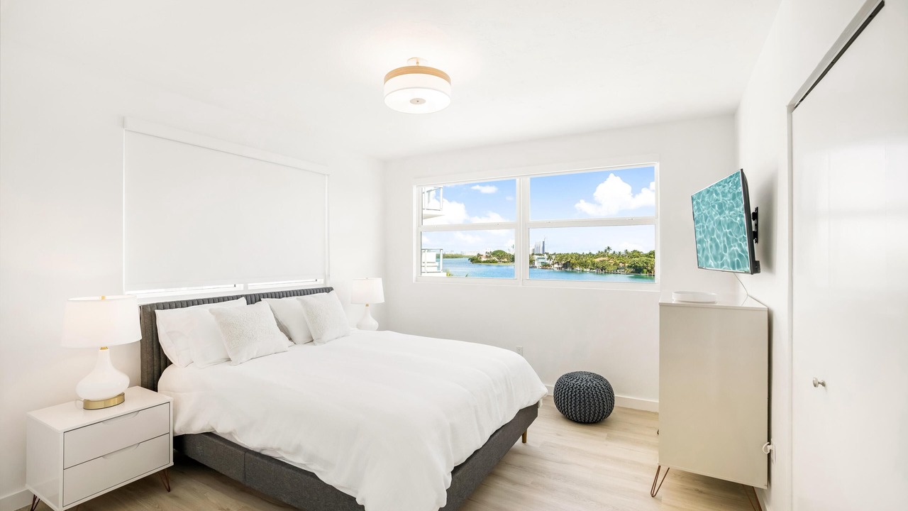 Photo of Bedroom in Bay Harbor Islands