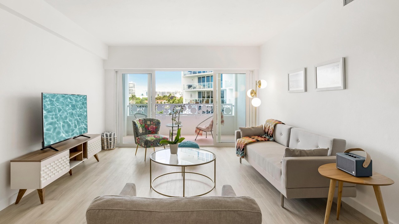 Photo of Livingroom in Bay Harbor Islands