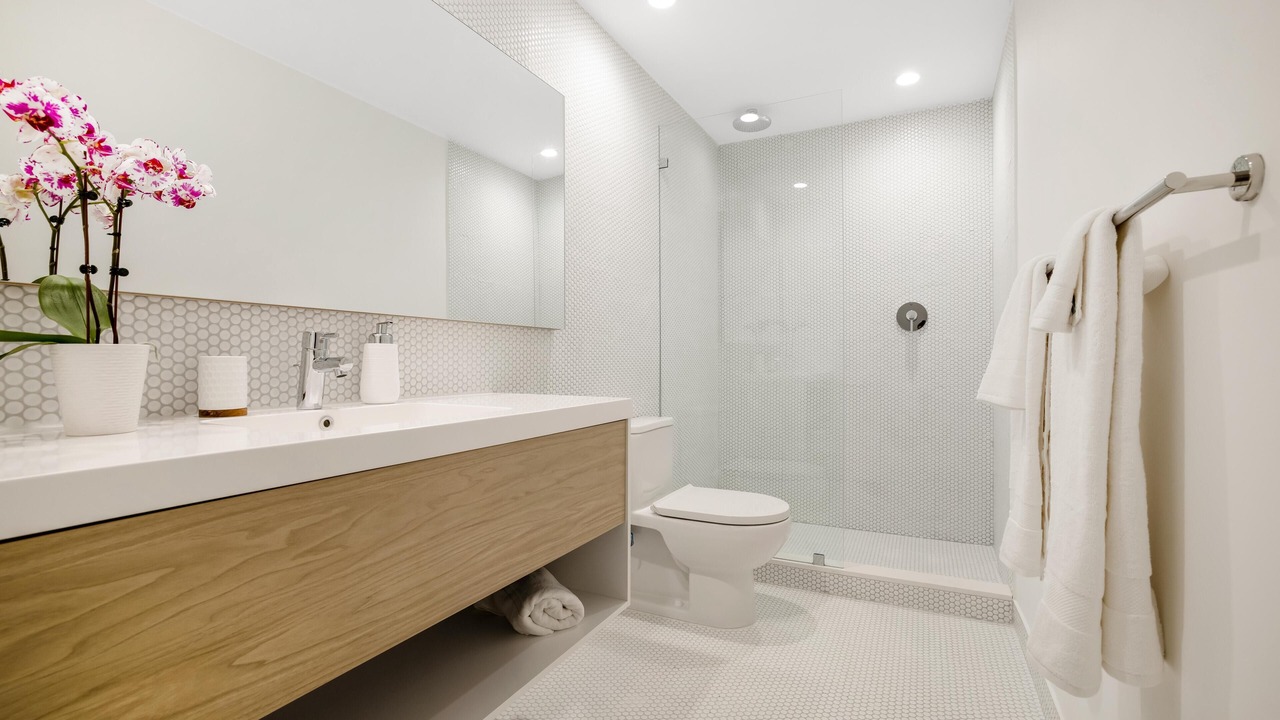 Photo of Bathroom in Bay Harbor Islands
