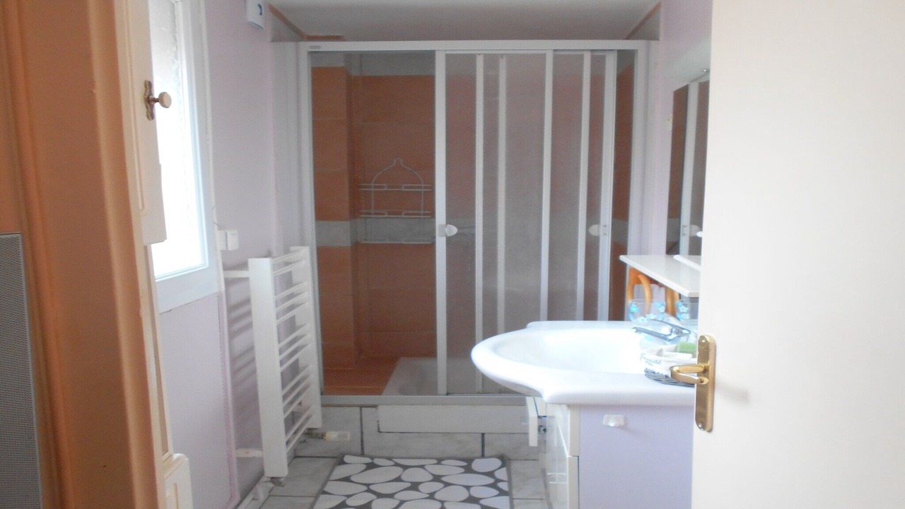 Photo of Bathroom in Laversines