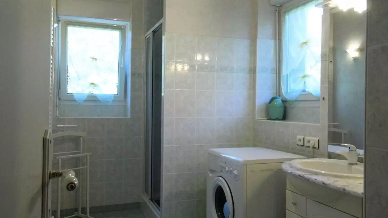 Photo of Bathroom in Sainte-Fortunade