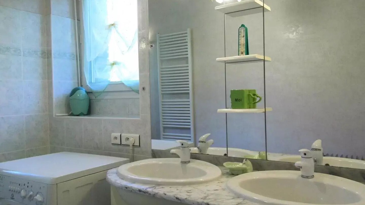 Photo of Bathroom in Sainte-Fortunade